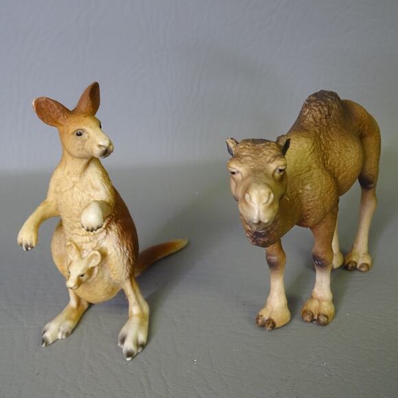 Schleich Safari Animal Lion Tiger Elephant Camel 2000-2005 - Picture 4 of 4